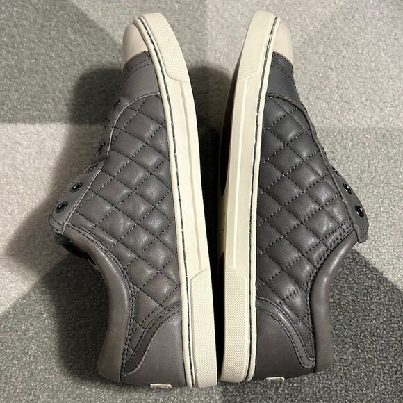 UGG Australia Jemma Slip-On Sneakers FADING ON LEFT SHOE Women's Size 8 - Picture 6 of 12